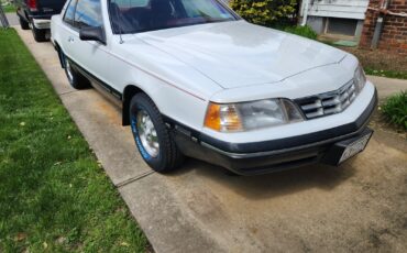 Ford-Thunderbird-1987-Sedan