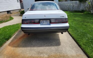 Ford-Thunderbird-1987-Sedan-5