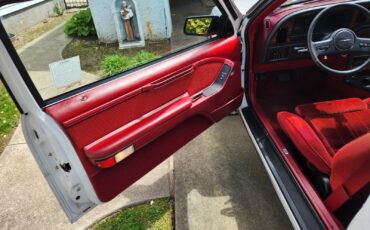 Ford-Thunderbird-1987-Sedan-9