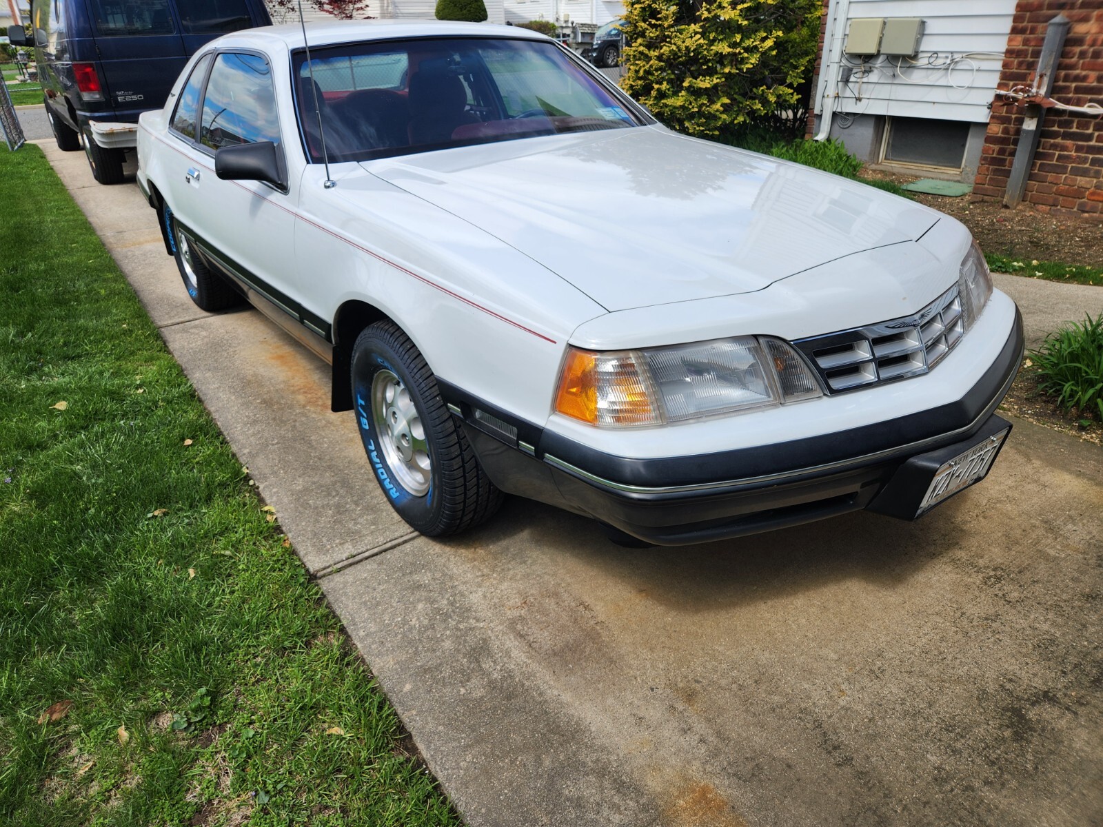 Ford Thunderbird 1987 Sedan