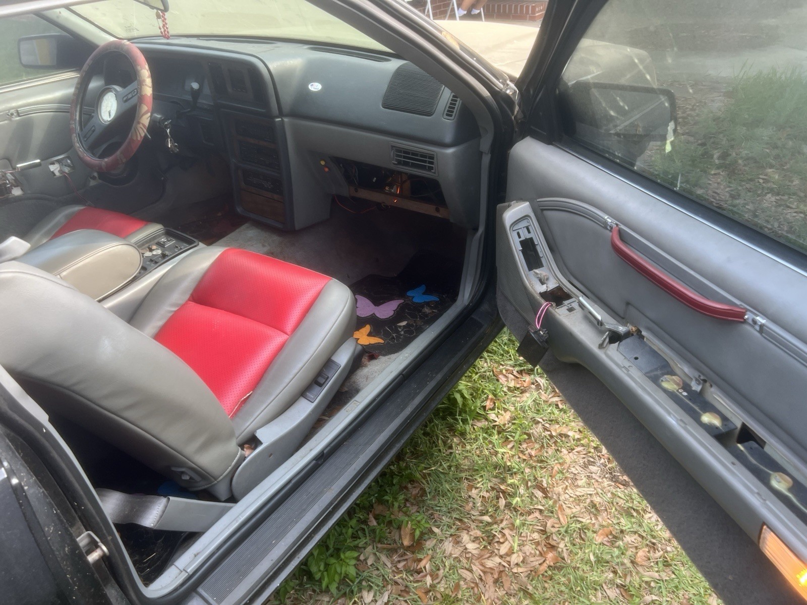 Ford-Thunderbird-1988-Sedan-1