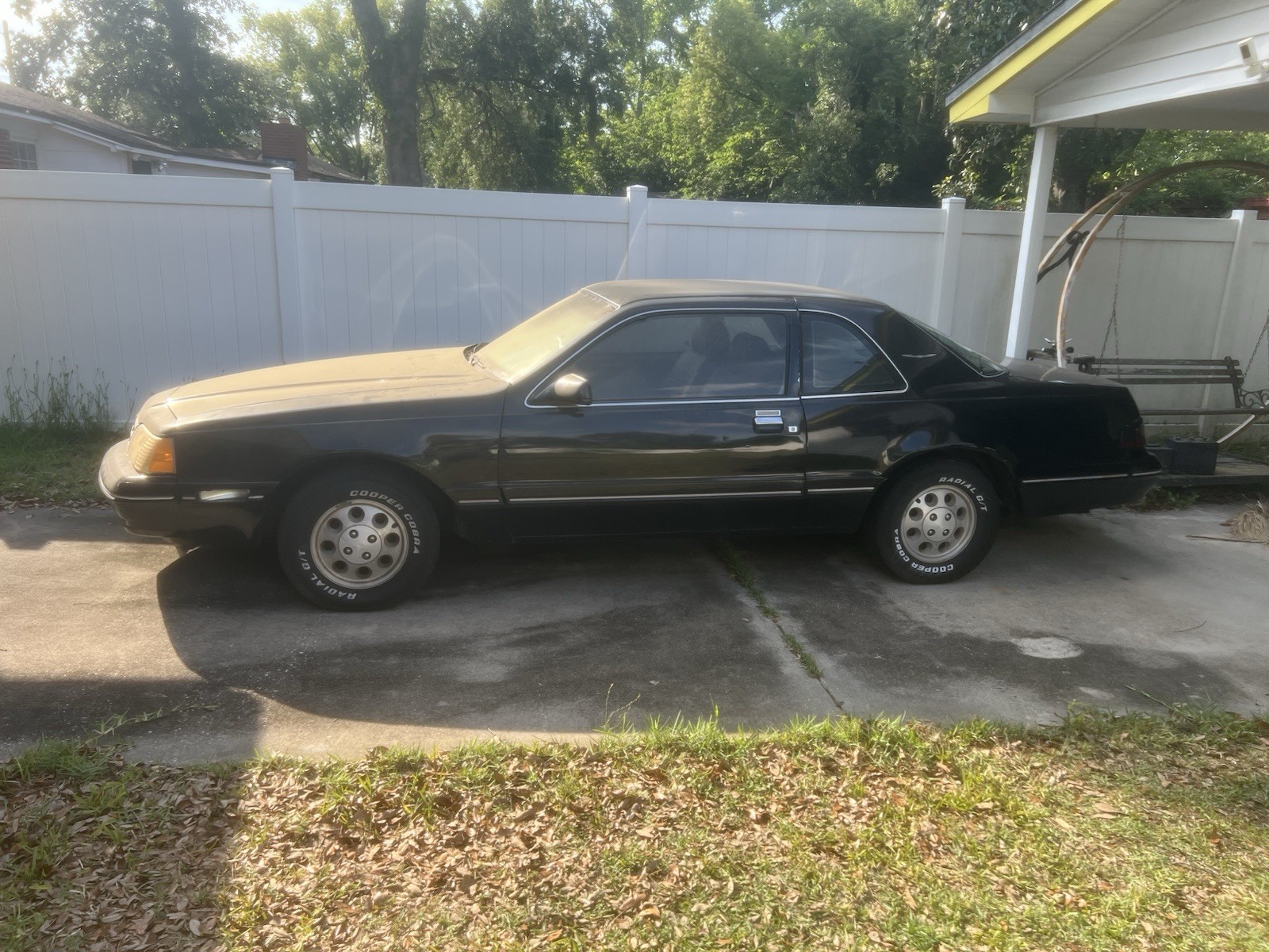 Ford-Thunderbird-1988-Sedan-11