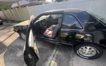 Ford-Thunderbird-1988-Sedan-13