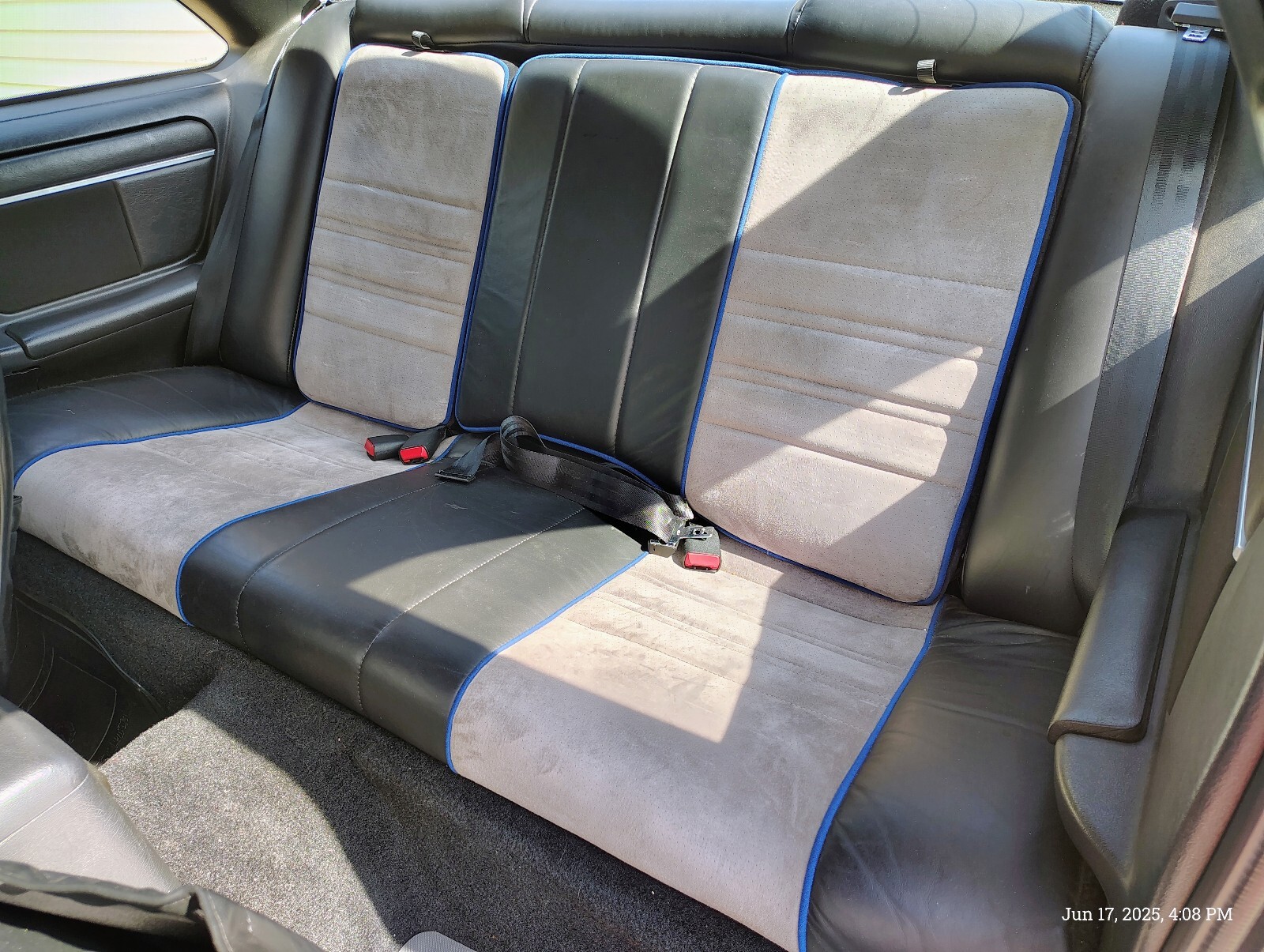 Ford-Thunderbird-1990-11