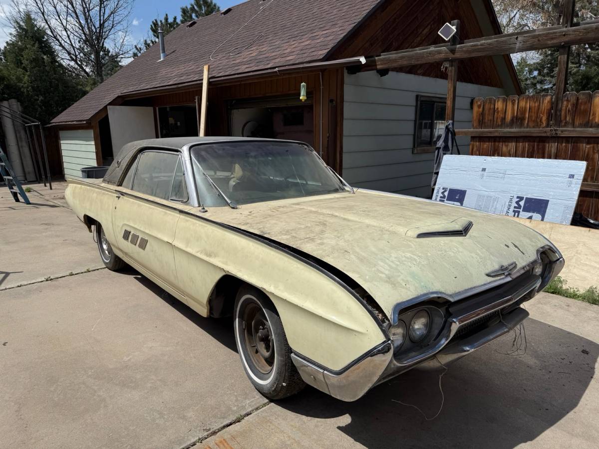 Ford-Thunderbird-coupe-1963