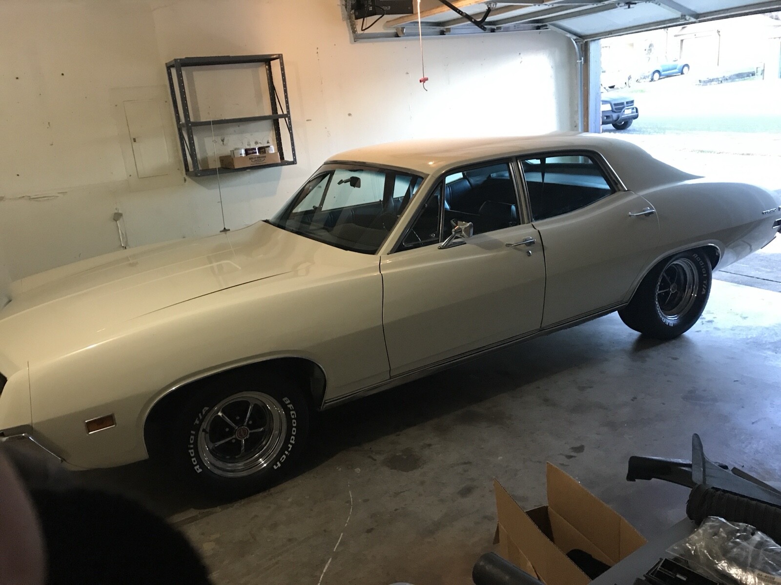 Ford-Torino-1971-Sedan-2