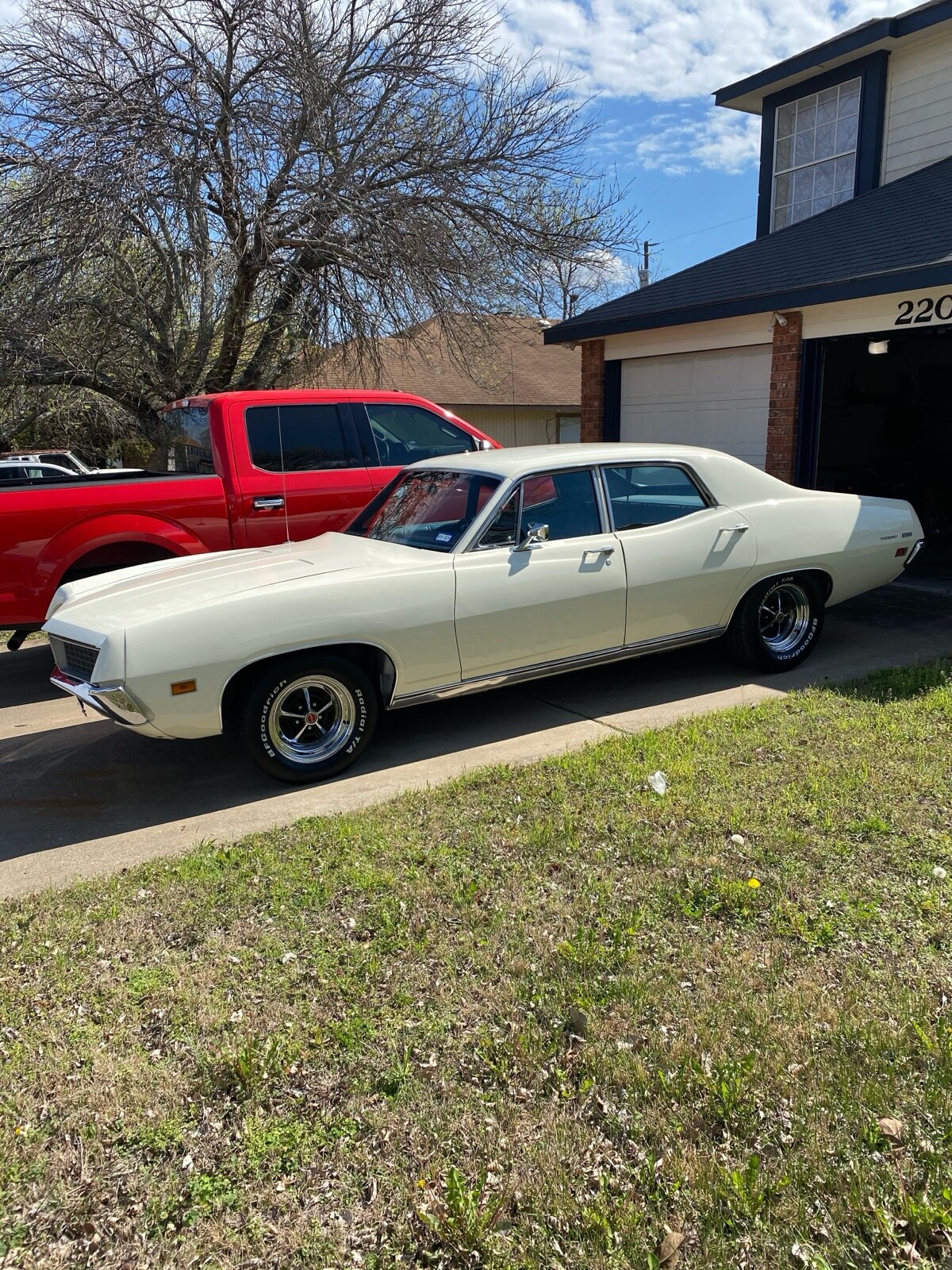 Ford-Torino-1971-Sedan-3