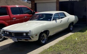 Ford-Torino-1971-Sedan