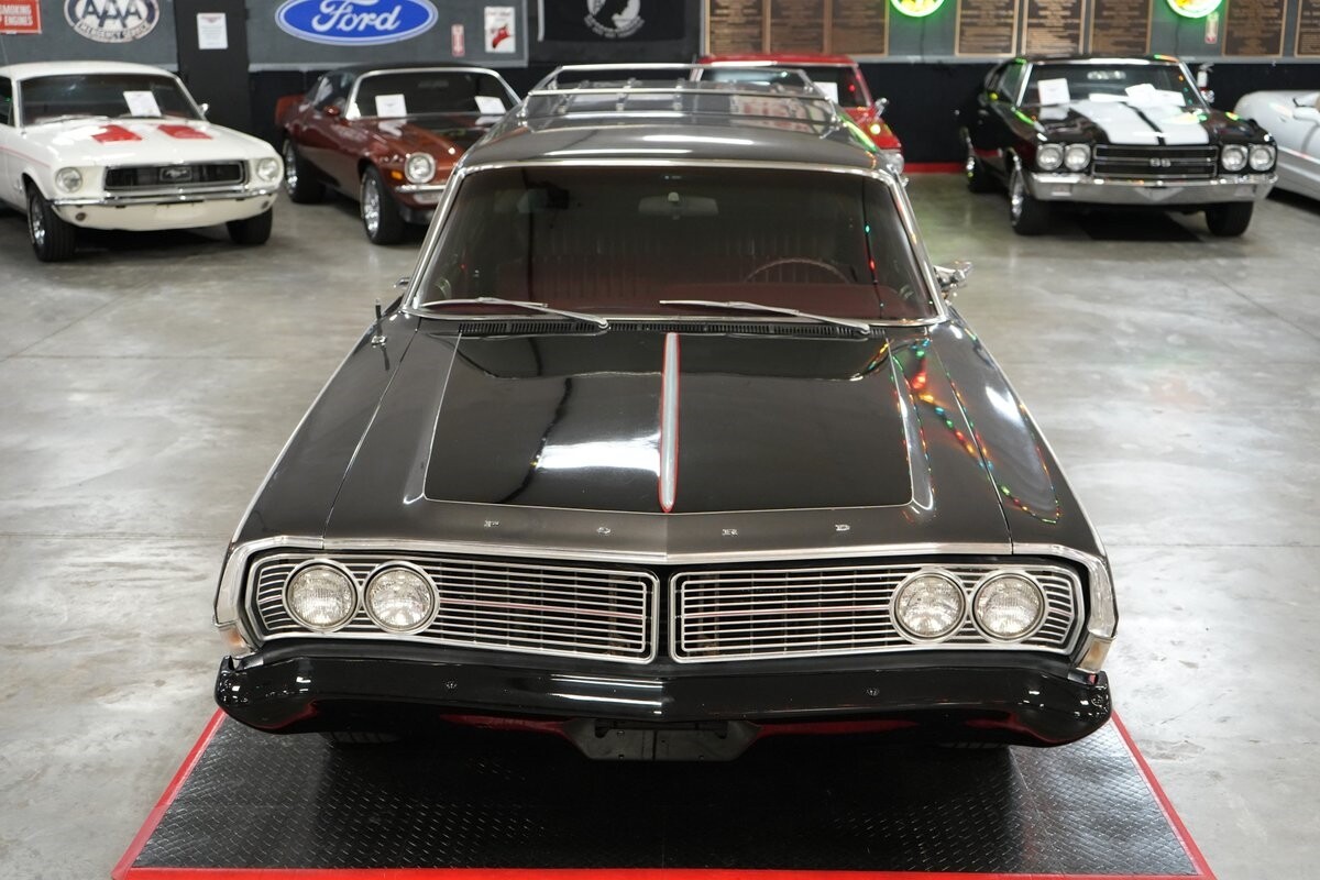 Ford-Torino-Country-Sedan-Wagon-1968-Station-Wagon-17