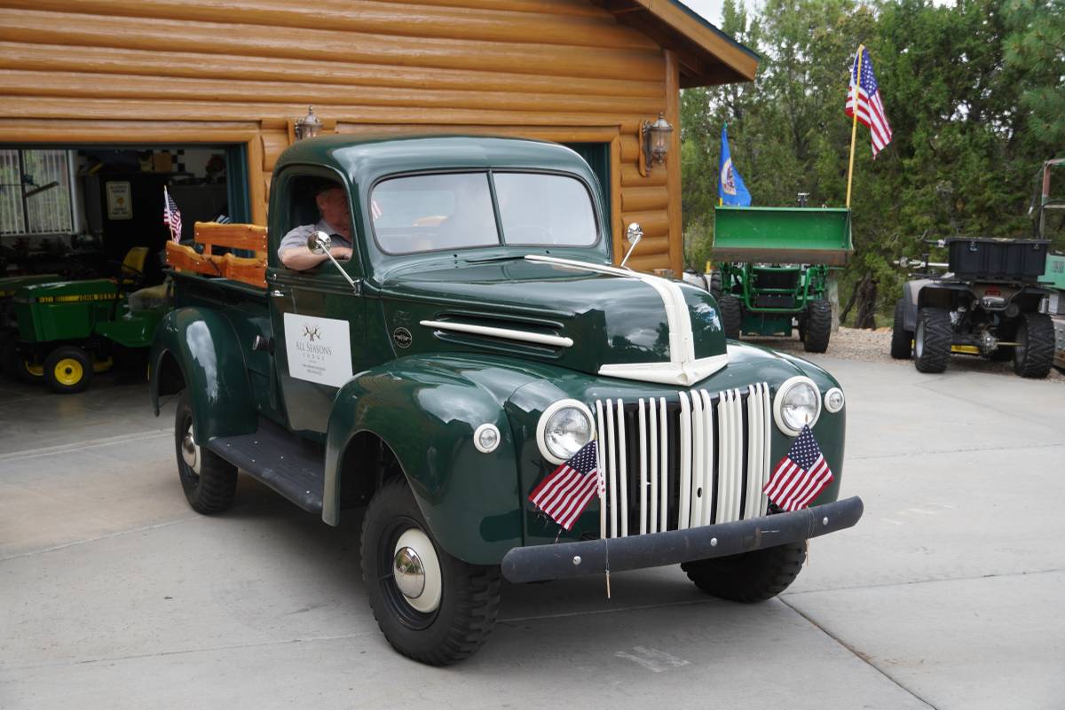 Ford-Truck-1946-green-2