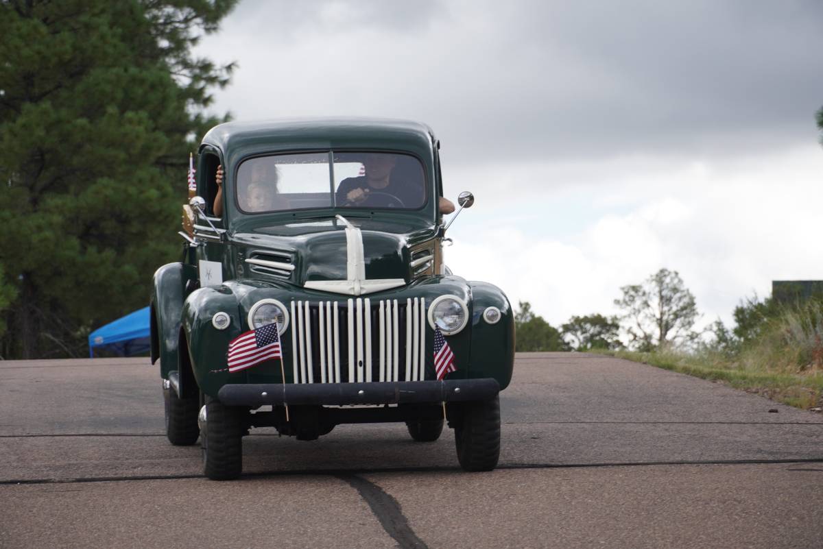 Ford-Truck-1946-green-5