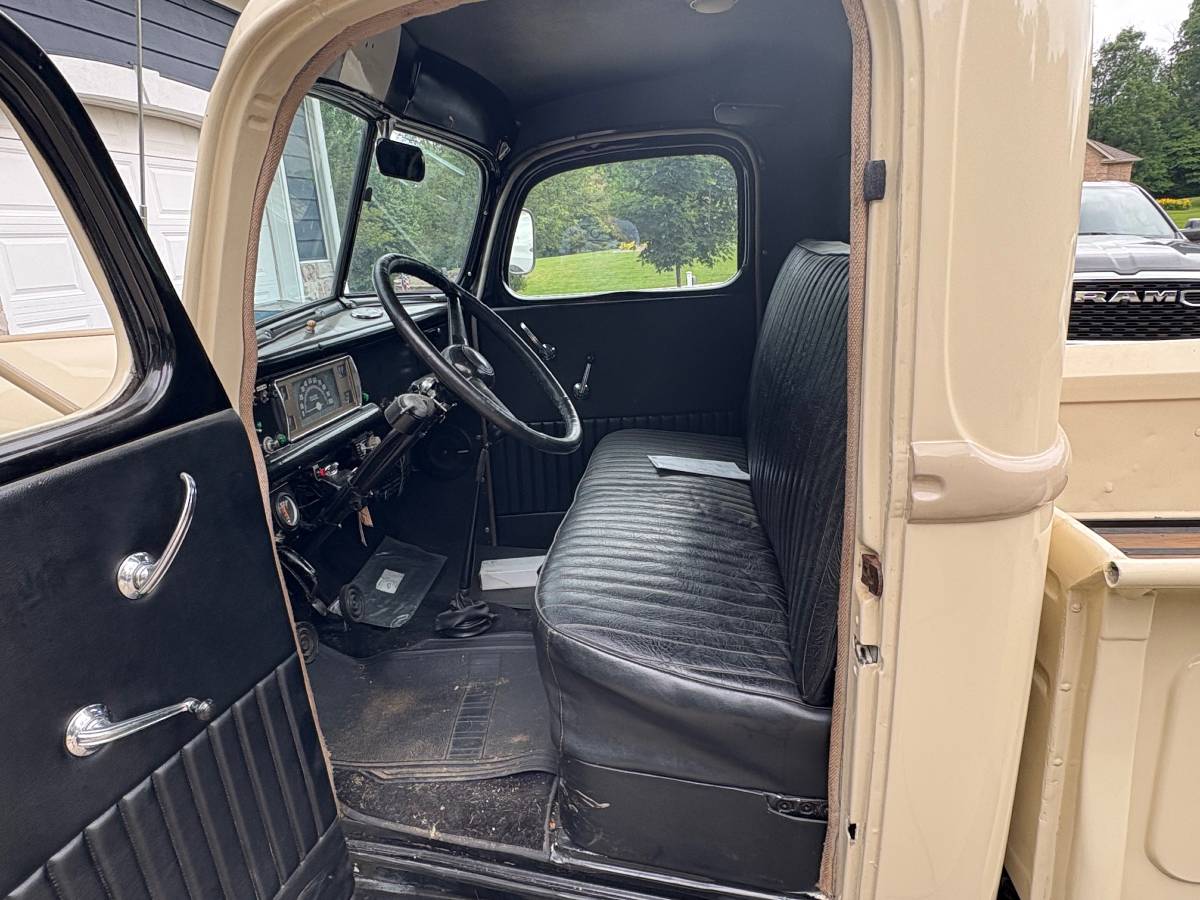 Ford-Truck-1947-1