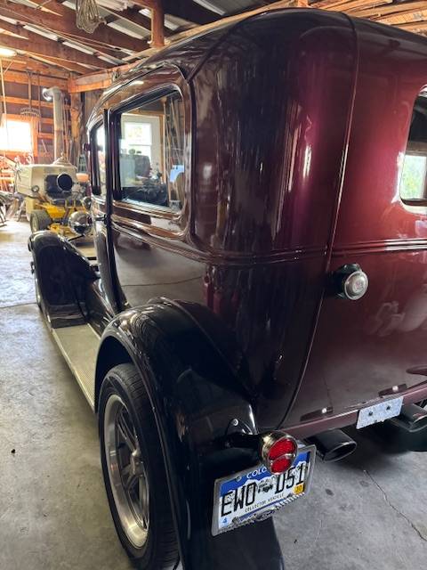 Ford-Tudor-1931-black-4