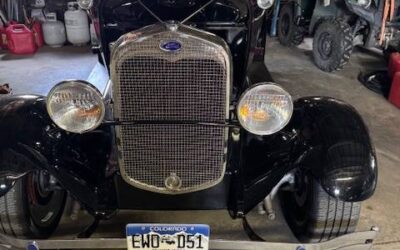 Ford Tudor  1931 black