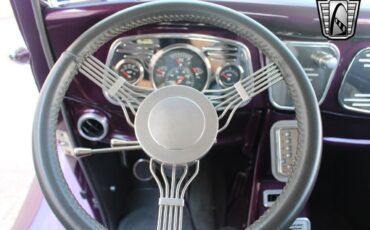 Ford-Tudor-Sedan-1933-18