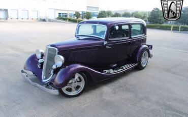 Ford-Tudor-Sedan-1933-2
