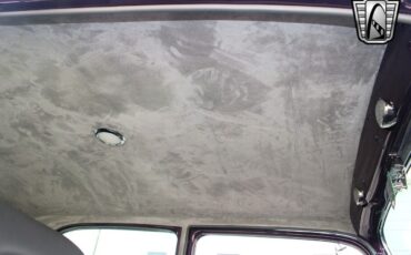 Ford-Tudor-Sedan-1933-21