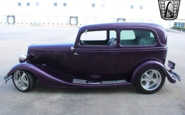 Ford-Tudor-Sedan-1933-22