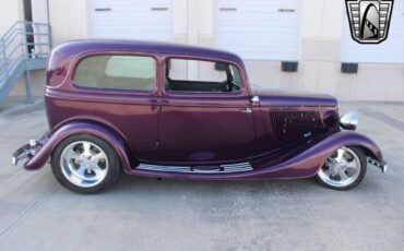 Ford-Tudor-Sedan-1933-33