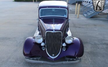 Ford-Tudor-Sedan-1933-37