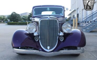 Ford-Tudor-Sedan-1933-38