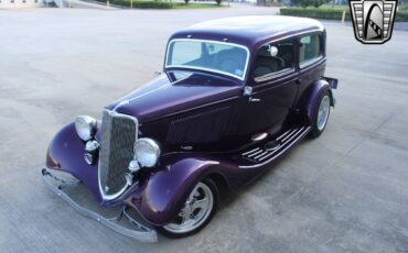 Ford-Tudor-Sedan-1933-39