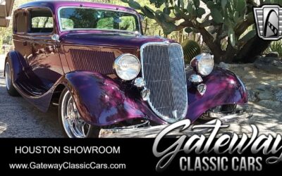 Ford Tudor Sedan 1933 --