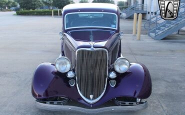 Ford-Tudor-Sedan-1933-6