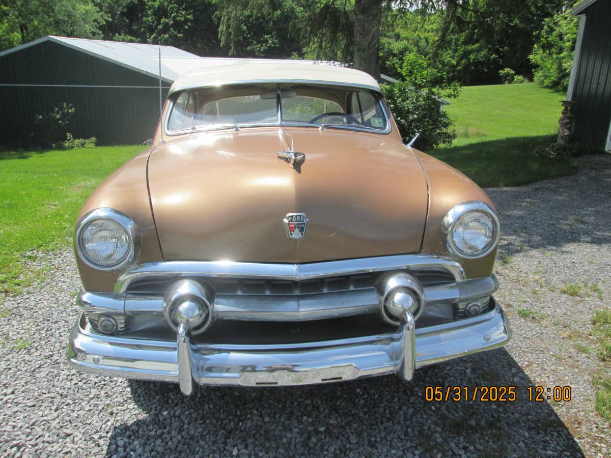 Ford-Victoria-1951-2