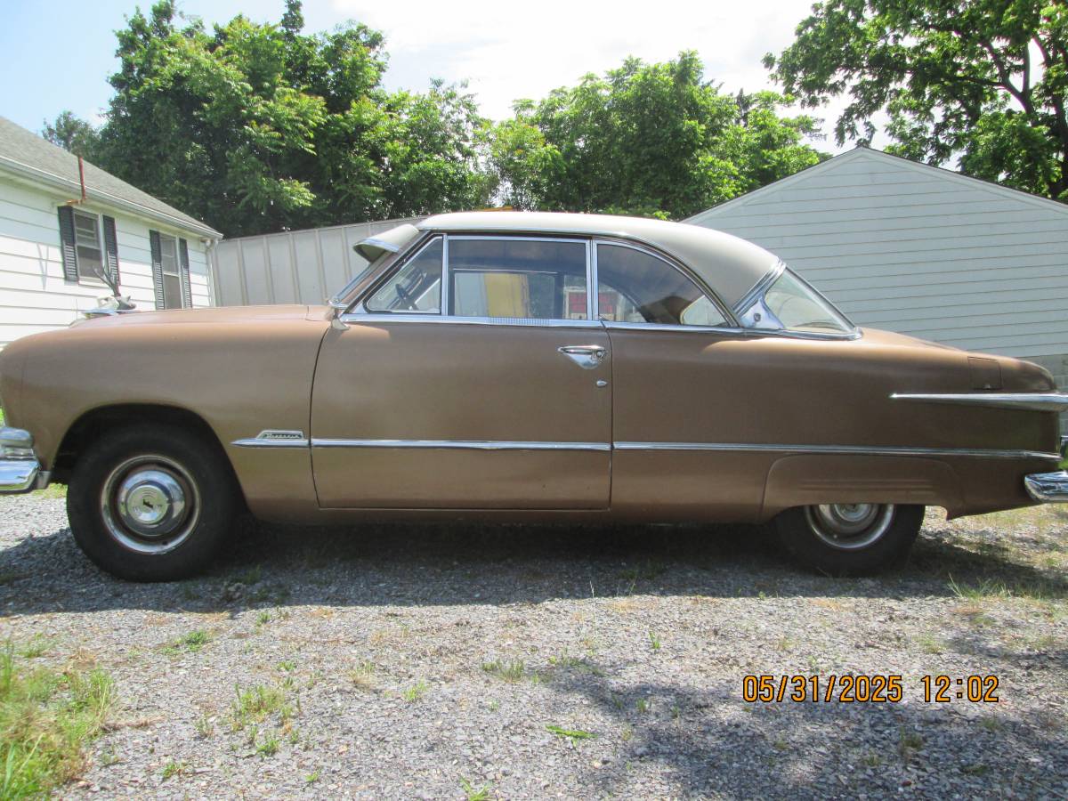 Ford-Victoria-1951-5
