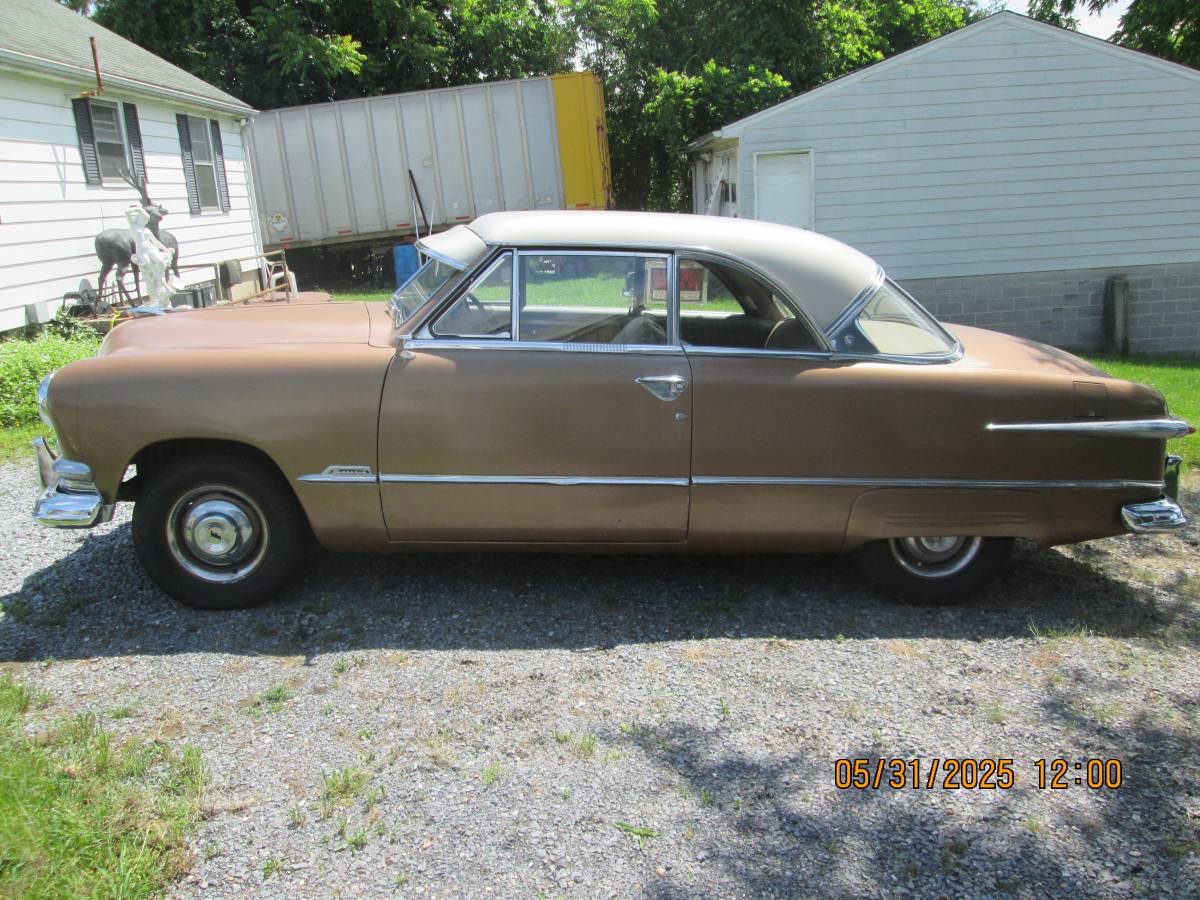 Ford-Victoria-1951