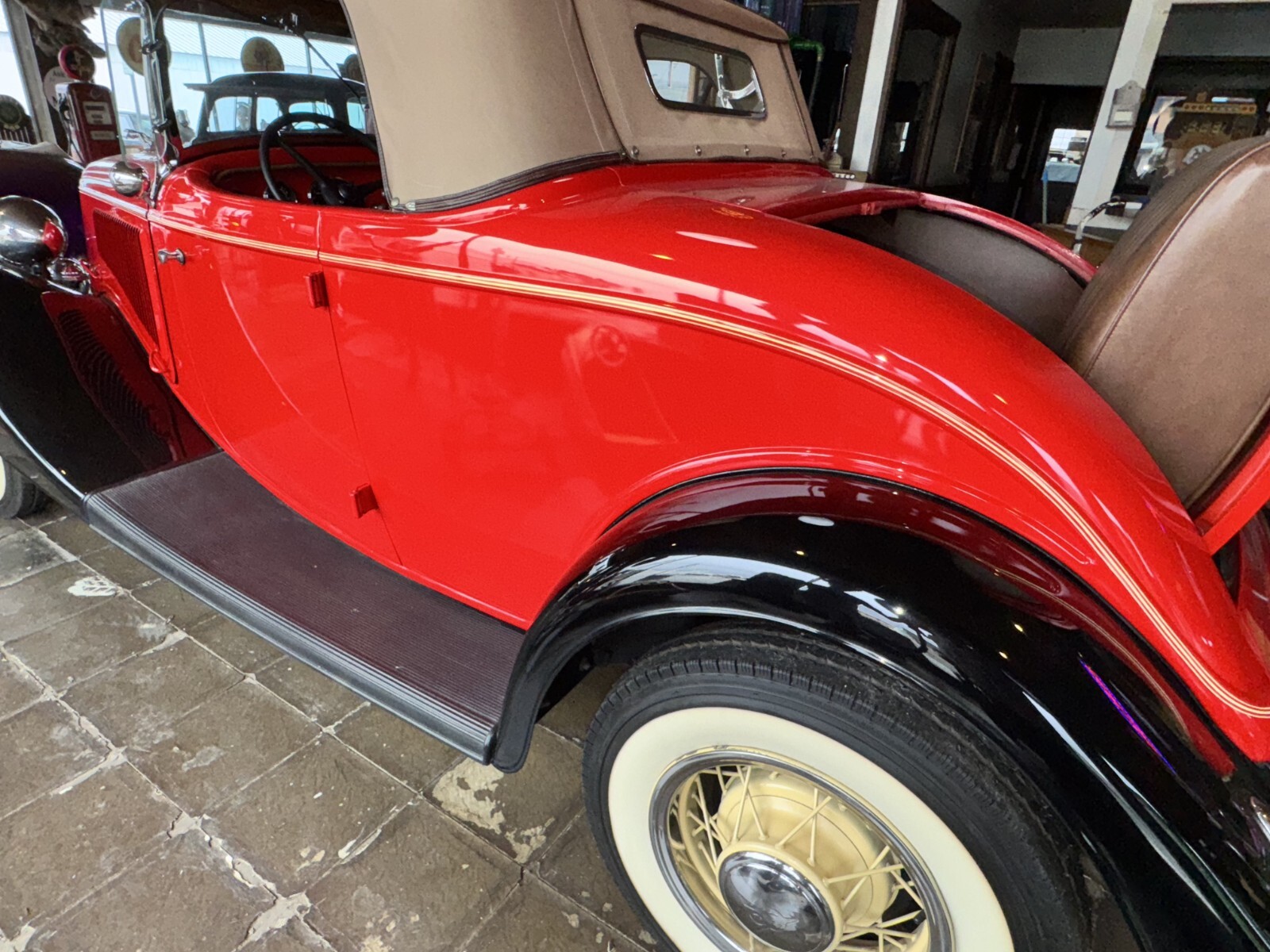 Ford-convertible-1934-Convertible-10