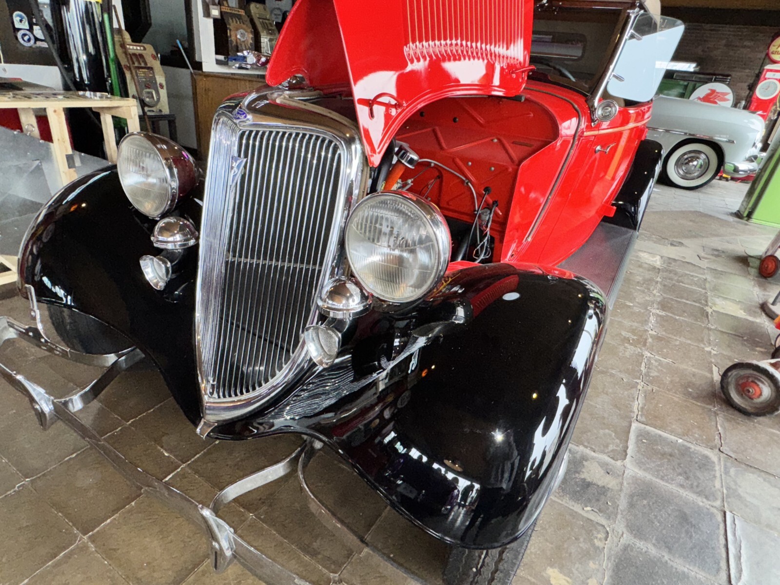 Ford-convertible-1934-Convertible-17
