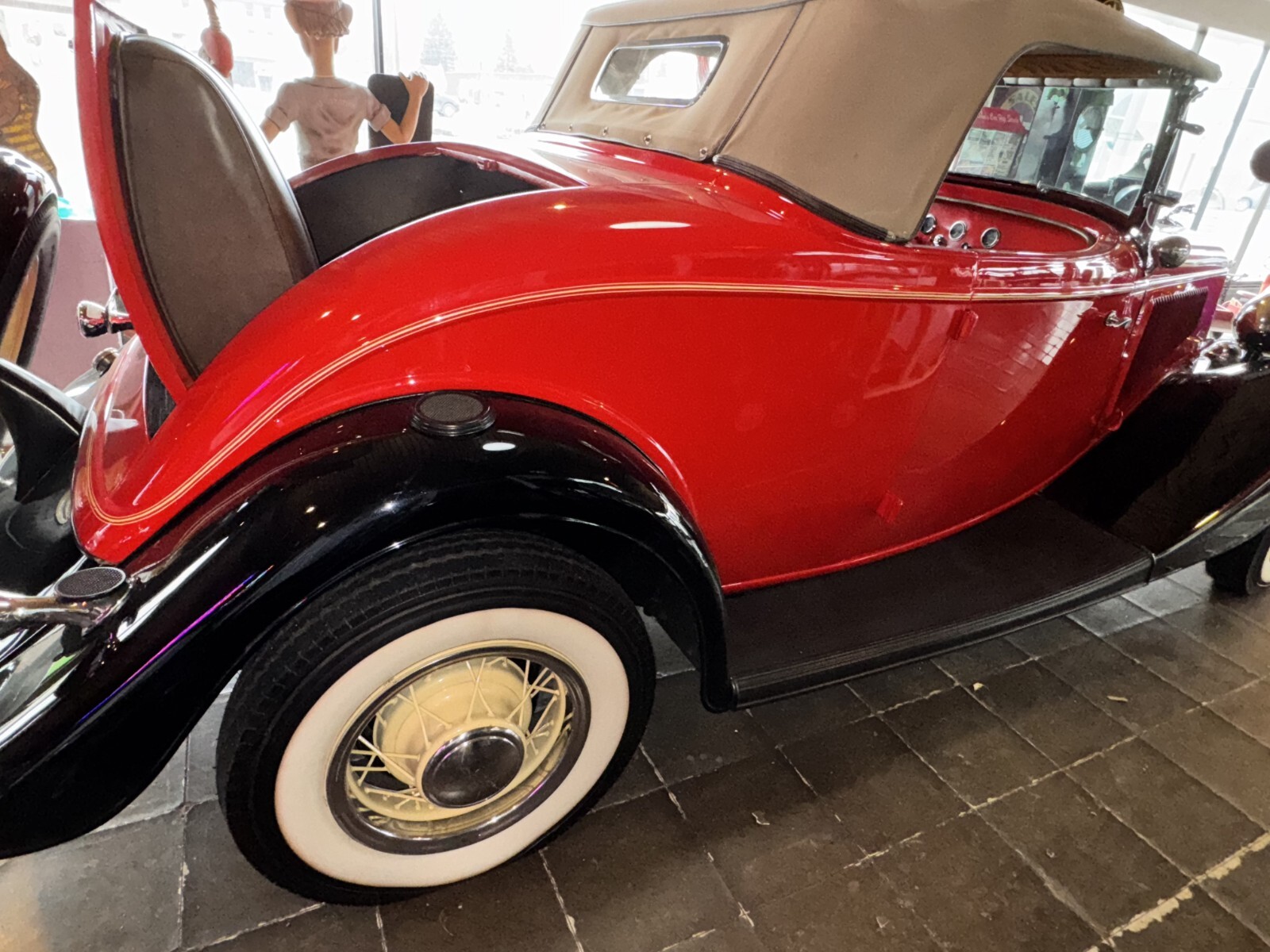 Ford-convertible-1934-Convertible-4