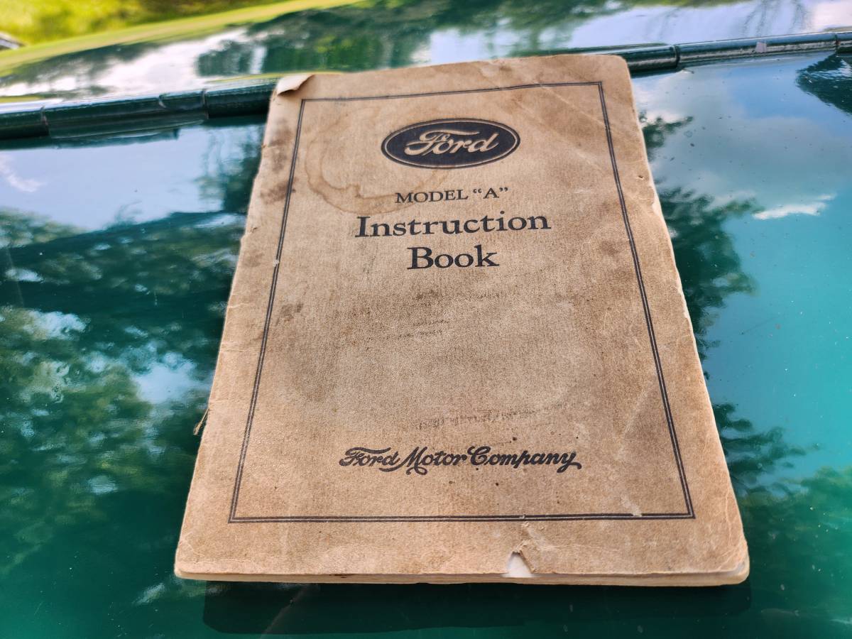 Ford-model-a-pickup-1929-green-10