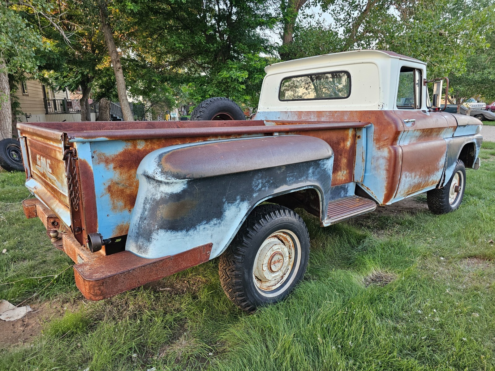 GMC-12-Ton-Pickup-1962-Farm-Truck-10