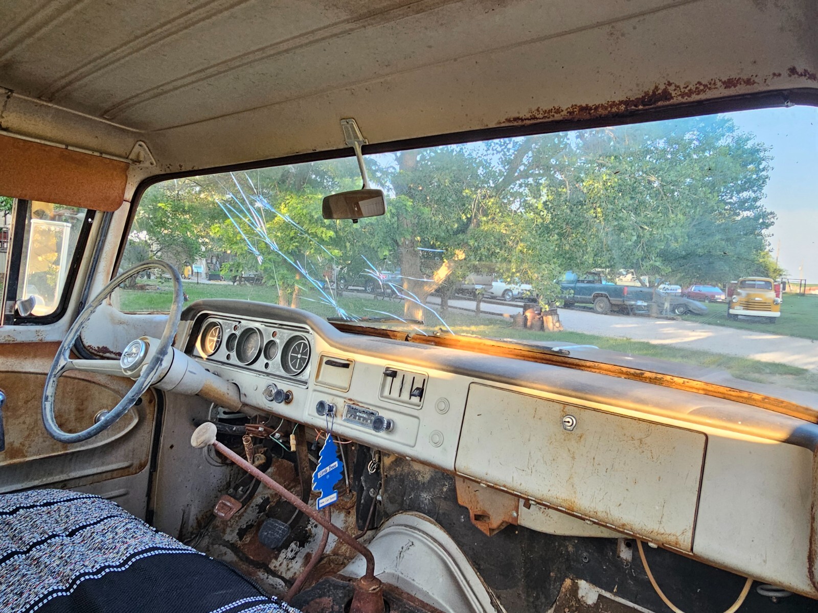 GMC-12-Ton-Pickup-1962-Farm-Truck-16