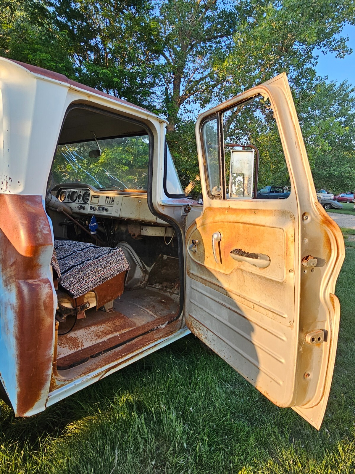 GMC-12-Ton-Pickup-1962-Farm-Truck-20