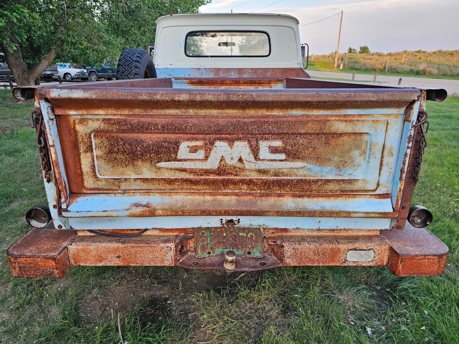 GMC-12-Ton-Pickup-1962-Farm-Truck-5