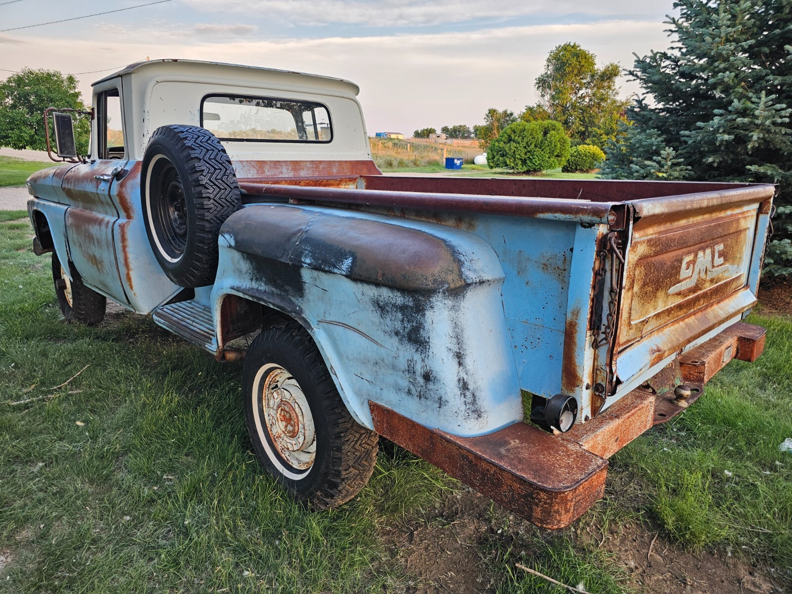 GMC-12-Ton-Pickup-1962-Farm-Truck-6