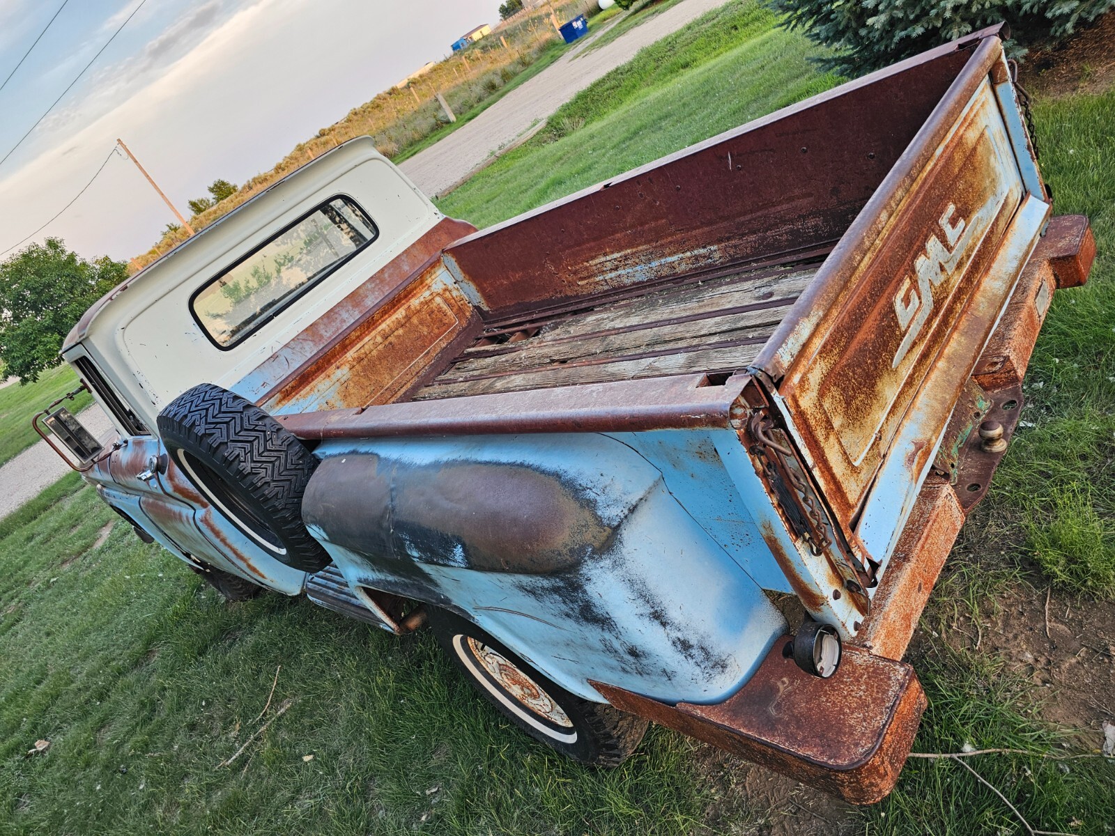GMC-12-Ton-Pickup-1962-Farm-Truck-7