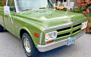 GMC-2500-1970-Standard-Cab-Pickup-2