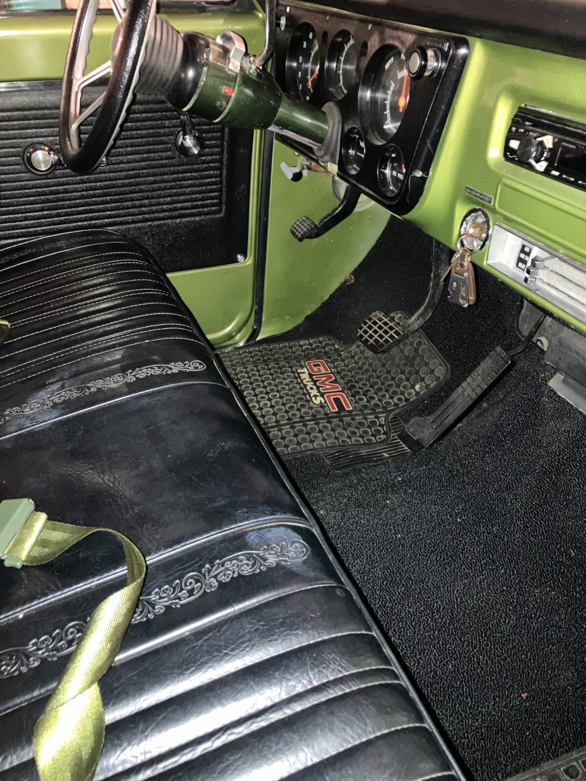 GMC-2500-1970-Standard-Cab-Pickup-31
