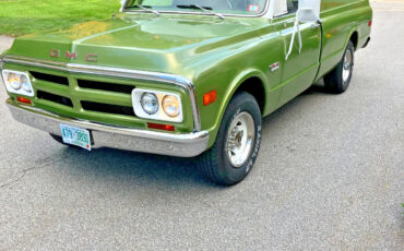 GMC-2500-1970-Standard-Cab-Pickup
