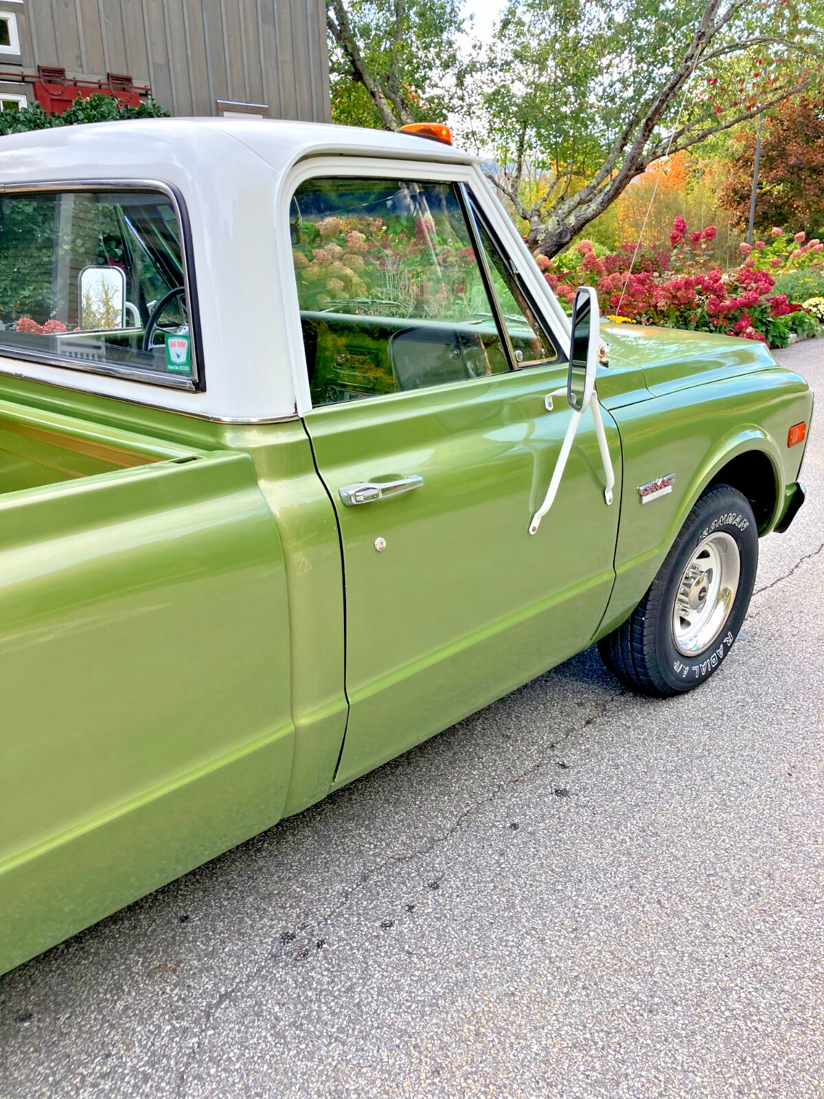 GMC-2500-1970-Standard-Cab-Pickup-6
