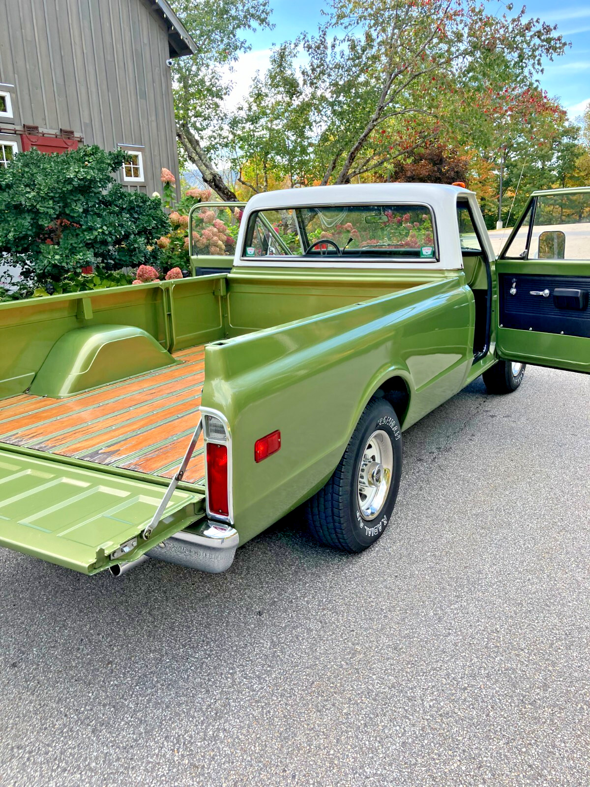GMC-2500-1970-Standard-Cab-Pickup-9