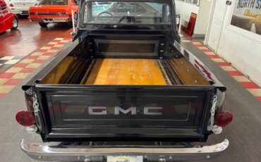 GMC-C-15-1969-Pick-up-12