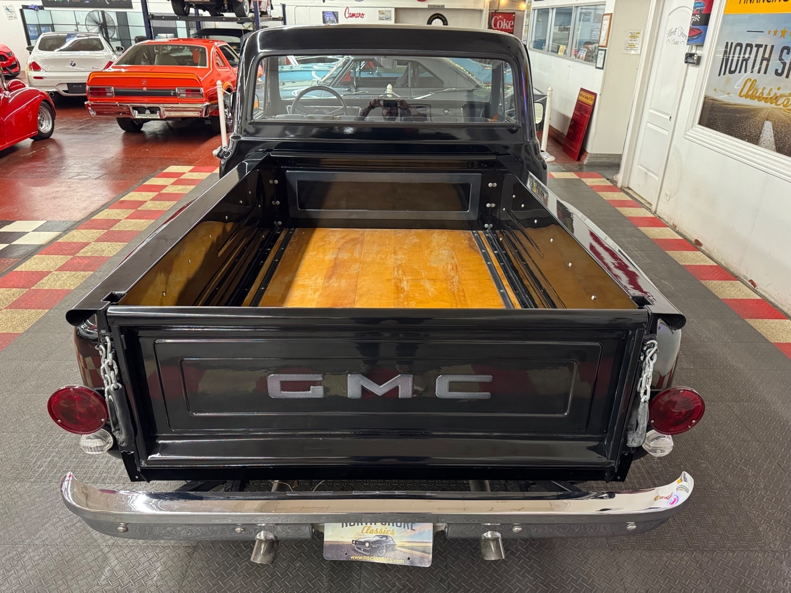 GMC-C-15-1969-Pick-up-12