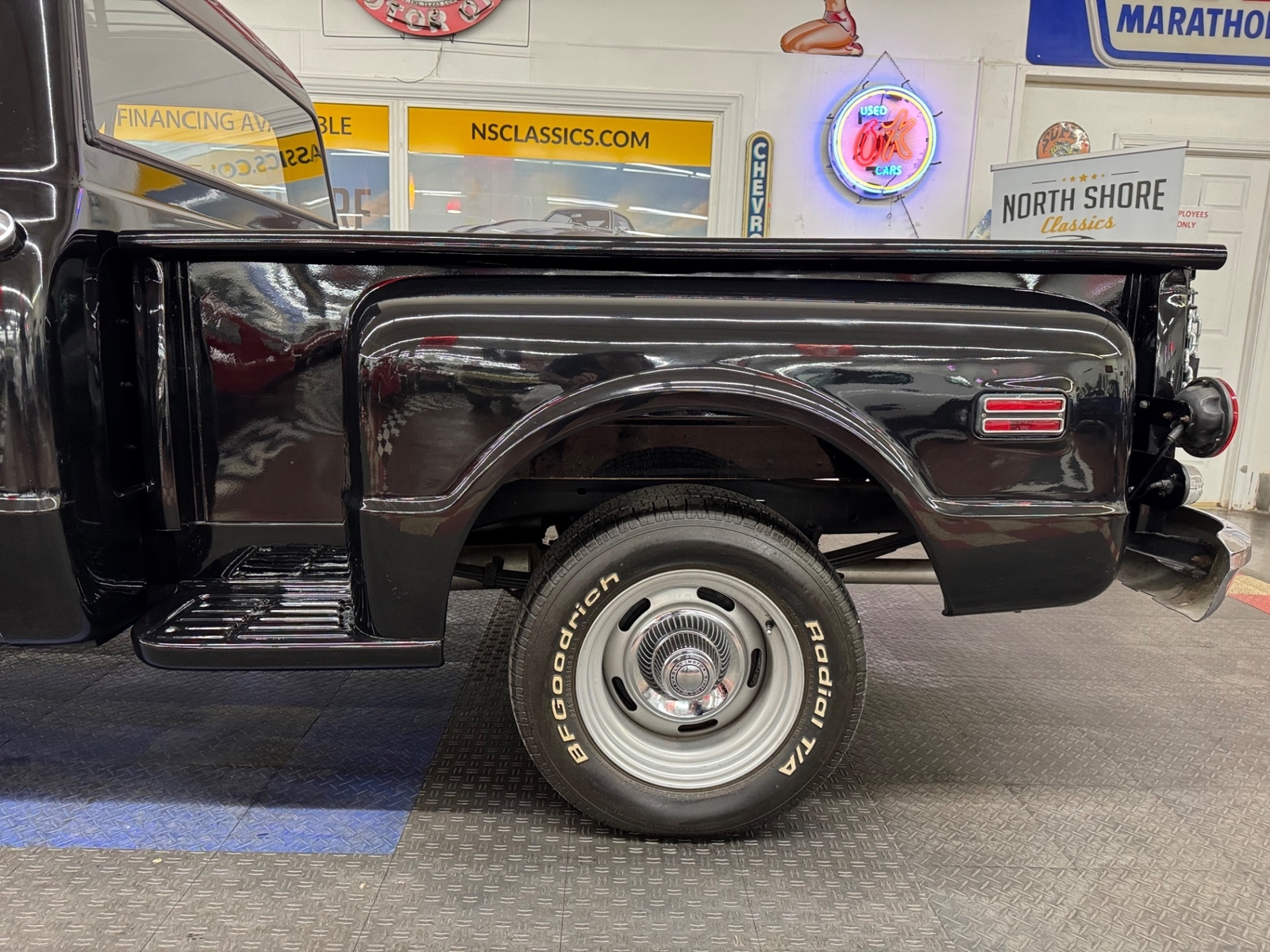 GMC-C-15-1969-Pick-up-23