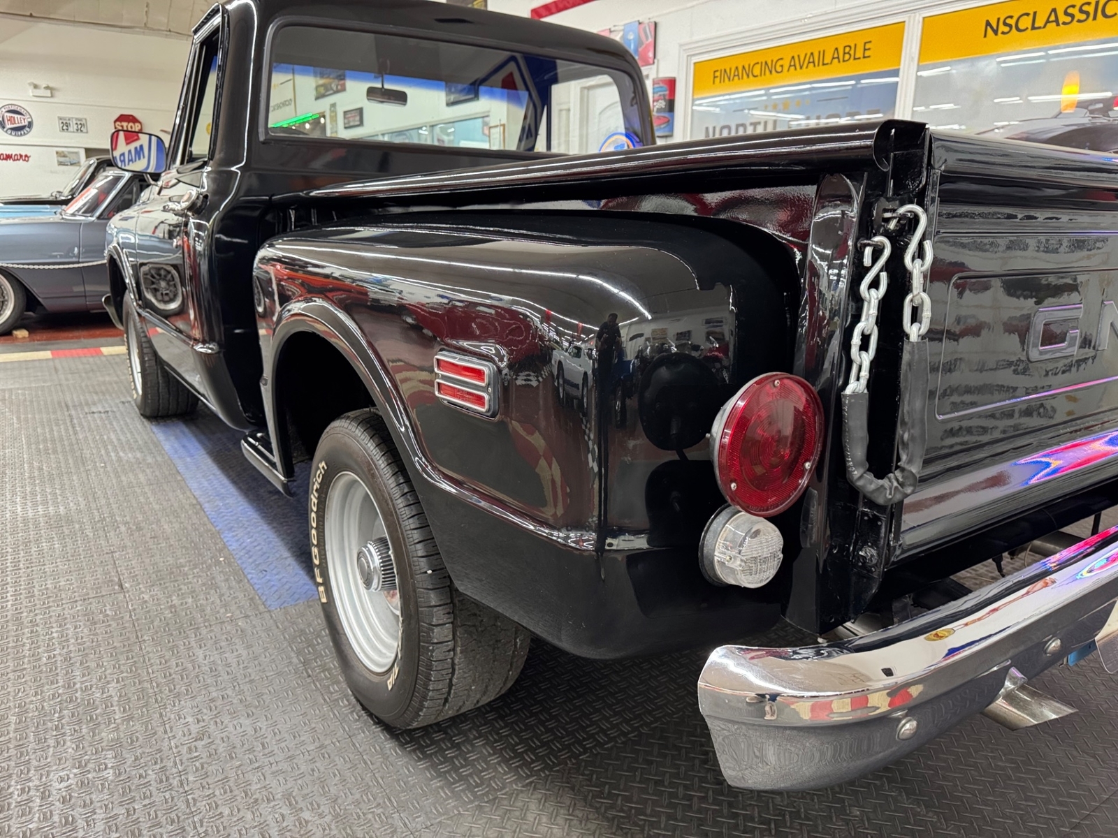 GMC-C-15-1969-Pick-up-24